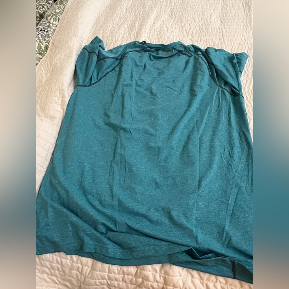CLEARANCE ITEM - Reebok Aqua Blue XL Tee - Picture 3 of 3